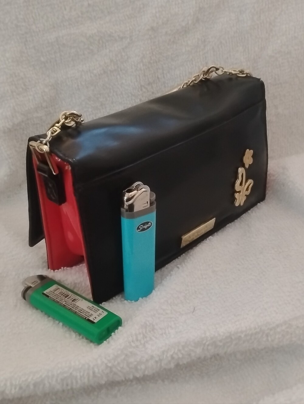 Kate Spade New York Patton Leather Upcycled Novelty Bag Gold Tone Hardware - Picture 5 of 15